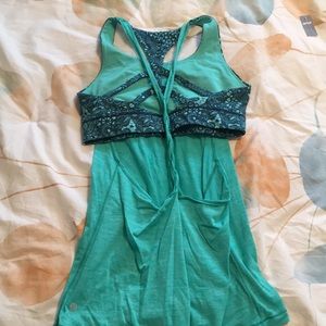 Twist and Toil tank with bra